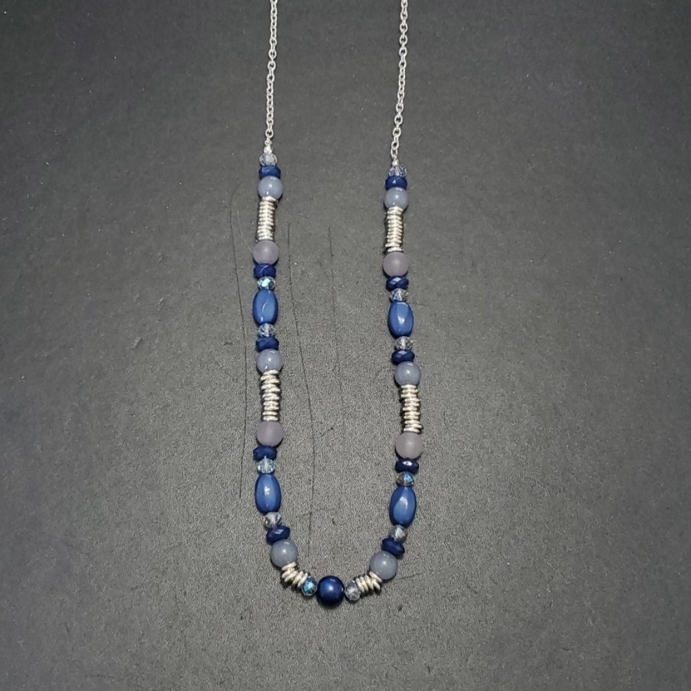 **Last Chance!! Final Sale** Jaclyn Smith blue beaded necklace 30-33" silver
